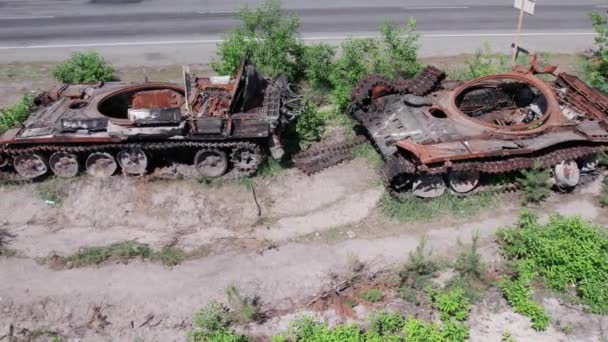 Deze Stockvideo Toont Een Luchtfoto Van Vernietigde Militaire Uitrusting Oekraïne — Stockvideo