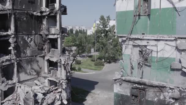 Ten Film Przedstawia Wojnę Ukrainie Zniszczony Budynek Mieszkalny Borodyance Szary — Wideo stockowe