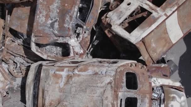 Ten Film Akcji Pokazuje Skutki Wojny Ukrainie Spalonych Zastrzelonych Samochodów — Wideo stockowe