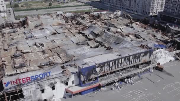 Tämä Varastossa Video Näyttää Tuhoutuneen Rakennuksen Kauppakeskuksen Bucha Ukraina Sodan — kuvapankkivideo