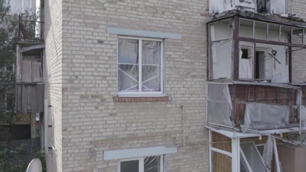 Denna Video Visar Förstörd Byggnad Staden Makariv Kriget Ukraina Grå — Stockvideo