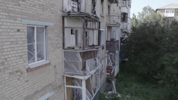 Denna Video Visar Förstörd Byggnad Staden Makariv Kriget Ukraina Grå — Stockvideo