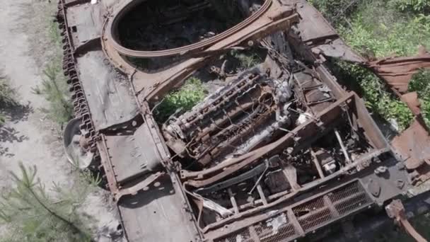 비디오는 전쟁중 우크라 이나의 파괴된 장비의 사진을 있습니다 평면이 아니라 — 비디오