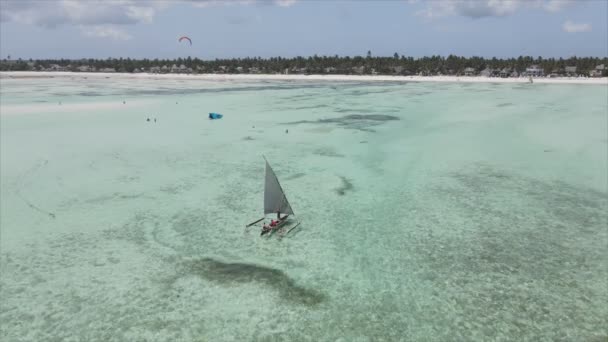 Nagranie Pokazuje Łodzie Oceanie Wybrzeży Zanzibaru Zwolnione Tempo Rozdzielczości — Wideo stockowe