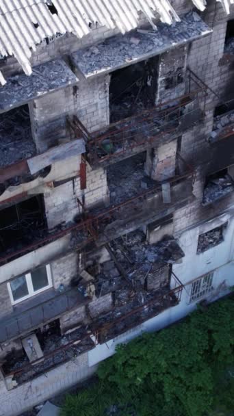 Stock Vertical Video Shows Destroyed Building City Makariv War Ukraine — Stockvideo