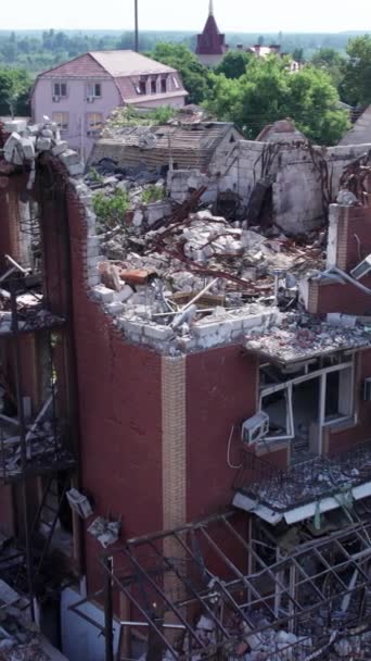 Stock Vertical Video Shows Destroyed Building City Makariv War Ukraine — ストック動画