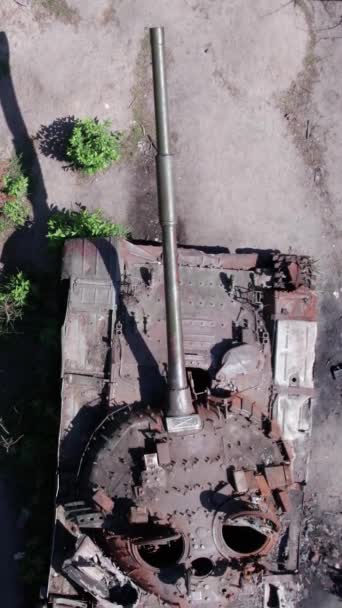 Stock Vertical Video Shows Aerial View Destroyed Military Equipment Ukraine — Vídeo de stock