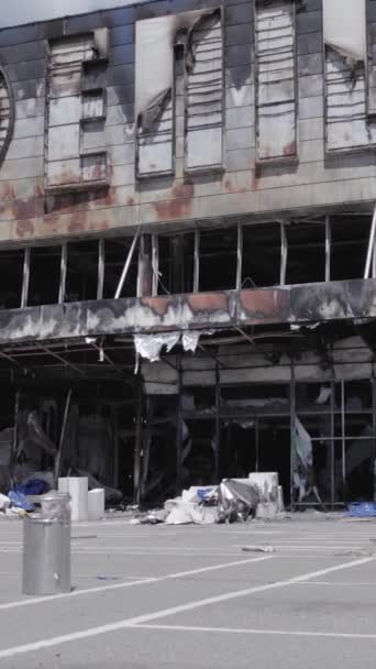 Este Video Vertical Muestra Edificio Destruido Centro Comercial Bucha Cámara — Vídeos de Stock