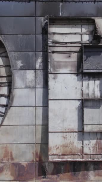 Αυτό Απόθεμα Κατακόρυφο Βίντεο Δείχνει Ένα Κατεστραμμένο Κτίριο Ενός Εμπορικού — Αρχείο Βίντεο
