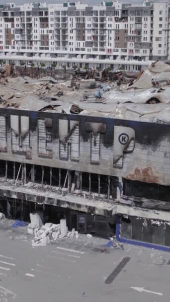 Stock Vertical Video Shows Destroyed Building Shopping Center Bucha Slow — Stock Video