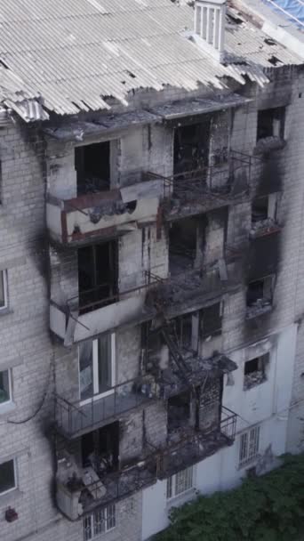 Stock Vertical Video Shows Destroyed Building City Makariv War Ukraine — Stockvideo