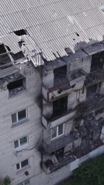 Stock Vertical Video Shows Destroyed Building City Makariv War Ukraine — Stockvideo