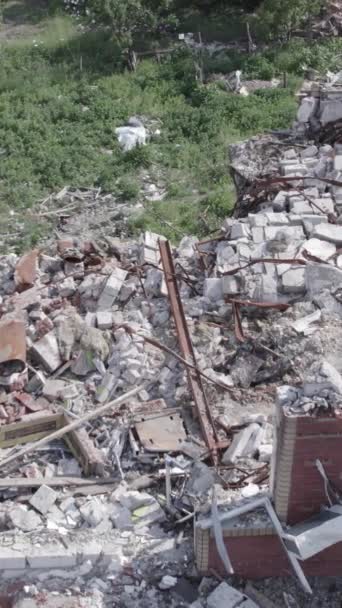 Tento Stock Vertikální Video Ukazuje Zničenou Budovu Městě Makariv Během — Stock video