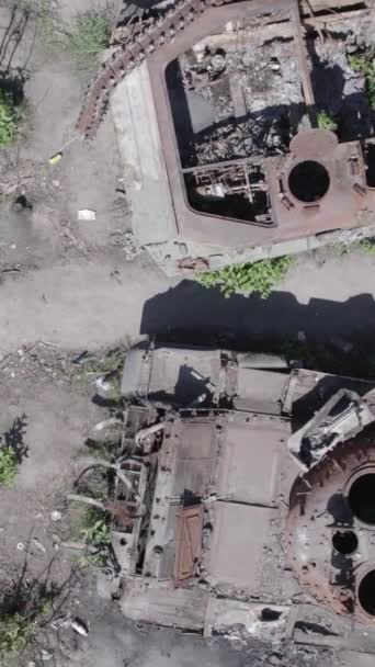 Stock Vertical Video Shows Aerial View Destroyed Military Equipment Ukraine — 图库视频影像