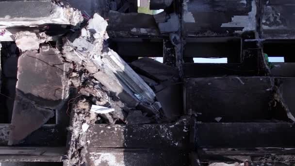 Este Vídeo Vertical Mostra Consequências Guerra Ucrânia Edifício Residencial Destruído — Vídeo de Stock