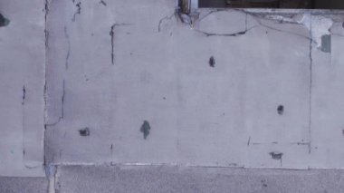 Bu borsa dikey videosu Ukrayna 'daki savaş sonrasını gösteriyor. Borodyanka' da yıkılan bir yerleşim yeri.