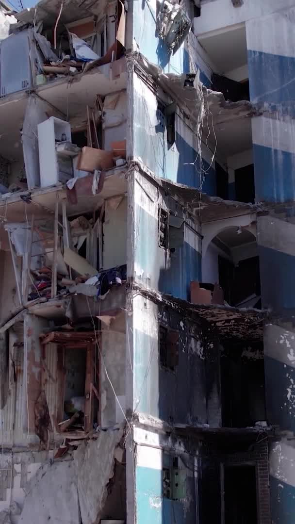 Questo Video Verticale Mostra Conseguenze Della Guerra Ucraina Edificio Residenziale — Video Stock