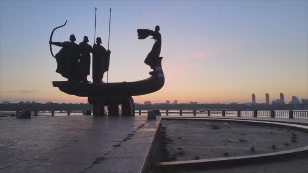 Stock Video Shows Monument Founders City Kyiv Morning Dawn Ukraine — Stockvideo