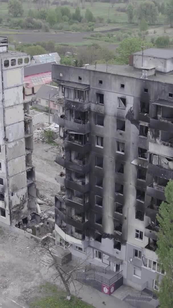 Stock Vertical Video Shows Aftermath War Ukraine Destroyed Residential Building — Stock Video