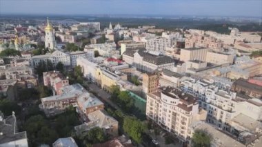 Bu stok görüntüler Ukrayna, Kyiv 'in 8K çözünürlükteki hava görüntüsünü gösteriyor.