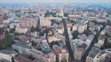 Bu stok görüntüler Ukrayna, Kyiv 'in 8K çözünürlükteki hava görüntüsünü gösteriyor.