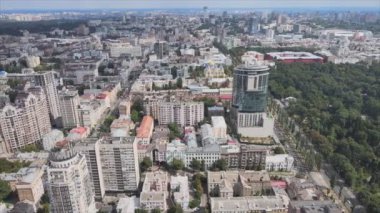 Bu stok görüntüler Ukrayna, Kyiv 'in 8K çözünürlükteki hava görüntüsünü gösteriyor.
