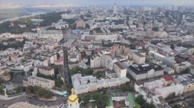 Bu stok görüntüler Ukrayna, Kyiv 'in 8K çözünürlükteki hava görüntüsünü gösteriyor.