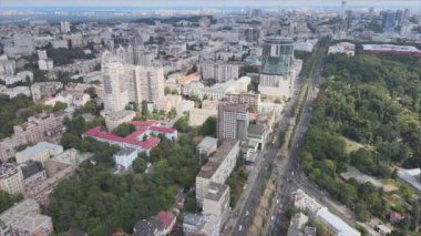 Bu stok görüntüler Ukrayna, Kyiv 'in 8K çözünürlükteki hava görüntüsünü gösteriyor.