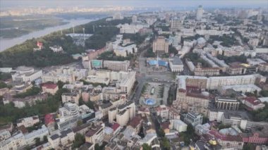 Bu stok görüntüler Ukrayna, Kyiv 'in 8K çözünürlükteki hava görüntüsünü gösteriyor.
