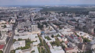 Bu stok görüntüler Ukrayna, Kyiv 'in 8K çözünürlükteki hava görüntüsünü gösteriyor.