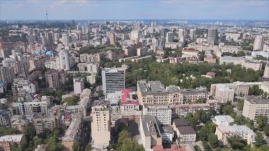 Bu stok görüntüler Ukrayna, Kyiv 'in 8K çözünürlükteki hava görüntüsünü gösteriyor.