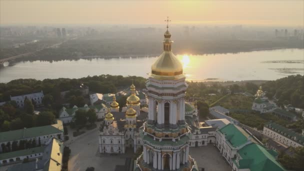 Stock Video Shows Aerial View Kyiv Pechersk Lavra Morning Sunrise — Vídeo de stock