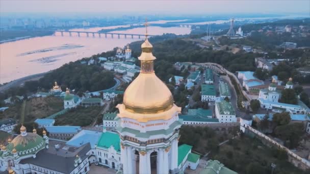 Stock Video Shows Aerial View Kyiv Pechersk Lavra Morning Sunrise — Stockvideo