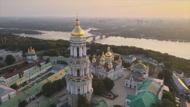 Stock Video Shows Aerial View Kyiv Pechersk Lavra Morning Sunrise — 비디오
