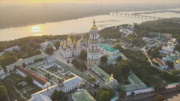 Stock Video Shows Aerial View Kyiv Pechersk Lavra Morning Sunrise — Video Stock