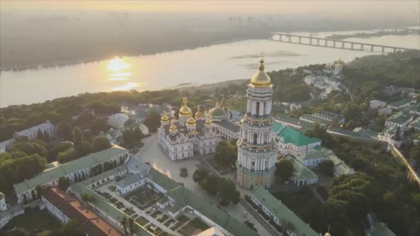 Stock Video Shows Aerial View Kyiv Pechersk Lavra Morning Sunrise — Stock video