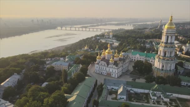 Stock Video Shows Aerial View Kyiv Pechersk Lavra Morning Sunrise — Vídeo de Stock