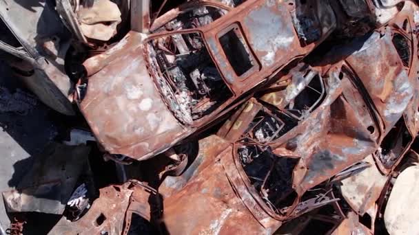 Questo Video Verticale Mostra Una Discarica Auto Sparate Bruciate Nel — Video Stock