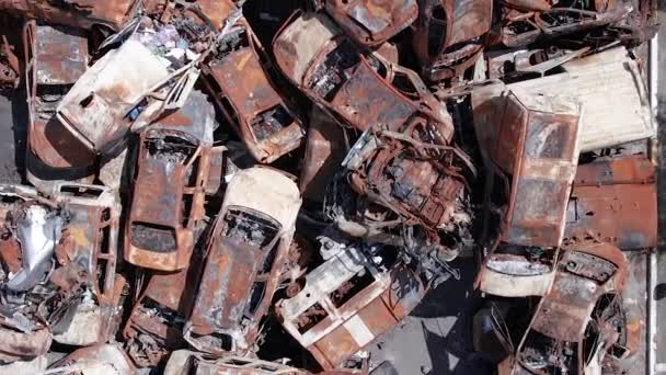 Questo Video Verticale Mostra Una Discarica Auto Sparate Bruciate Nel — Video Stock