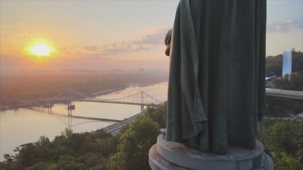 Stock Footage Shows Aerial View Monument Vladimir Great Dawn Morning — Video