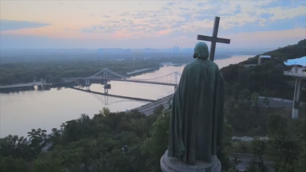 Stock Footage Shows Aerial View Monument Vladimir Great Dawn Morning — Vídeos de Stock