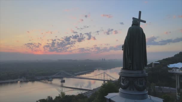 Stock Footage Shows Aerial View Monument Vladimir Great Dawn Morning — Video