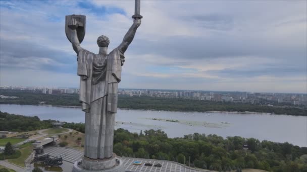 Stock Footage Shows Aerial View Motherland Monument Kyiv Ukraine Resolution — 图库视频影像