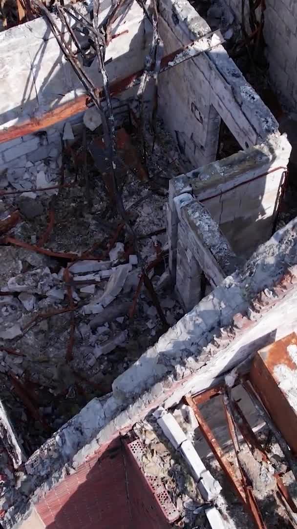 Stok Dikey Video Ukrayna Daki Savaş Sırasında Makariv Şehrinde Yıkılan — Stok video