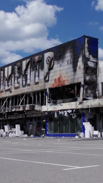 Stock Vertical Video Shows Destroyed Building Shopping Center Bucha — Stock video