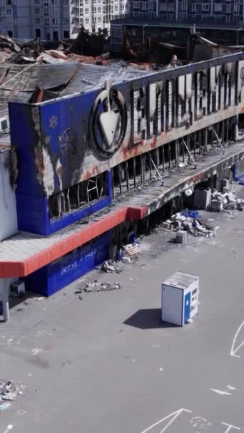 Stock Vertical Video Shows Destroyed Building Shopping Center Bucha — Video Stock
