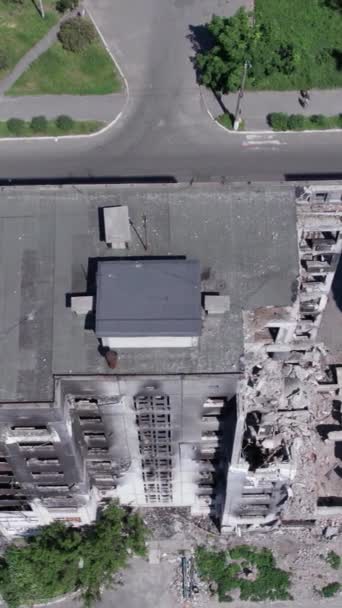 Este Video Vertical Muestra Las Secuelas Guerra Ucrania Edificio Residencial — Vídeo de stock