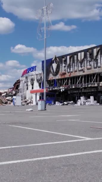Stock Vertical Video Shows Destroyed Building Shopping Center Bucha — Αρχείο Βίντεο