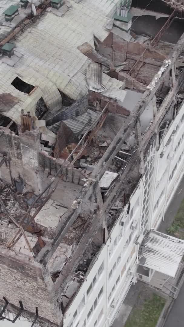 Этом Видео Видно Разрушенное Войной Здание Стоянке Киевской Области Украина — стоковое видео
