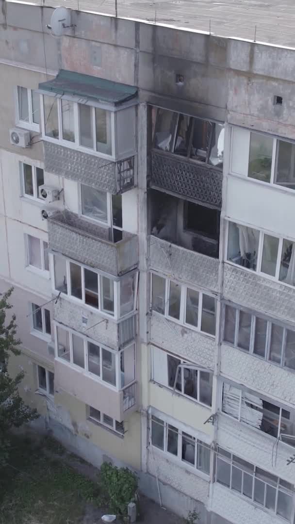 Stock Vertical Video Shows Destroyed Building City Makariv War Ukraine — Stok Video